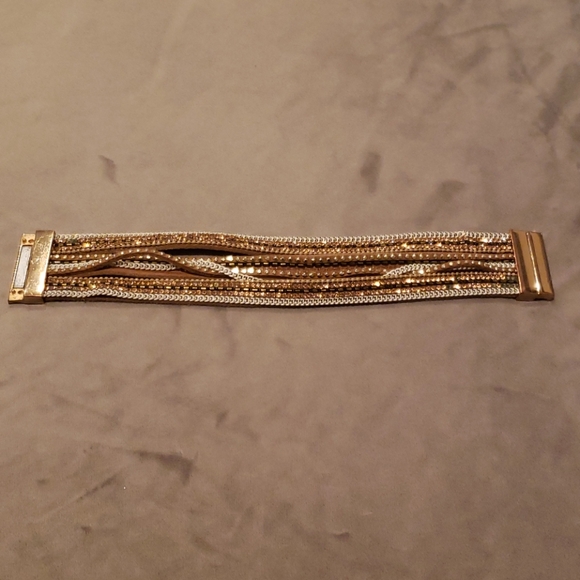 10 damaged jewelry items. - Picture 3 of 16